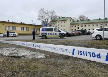 Финляндияда мектепте ок атылып, үч окуучу жаракат алды