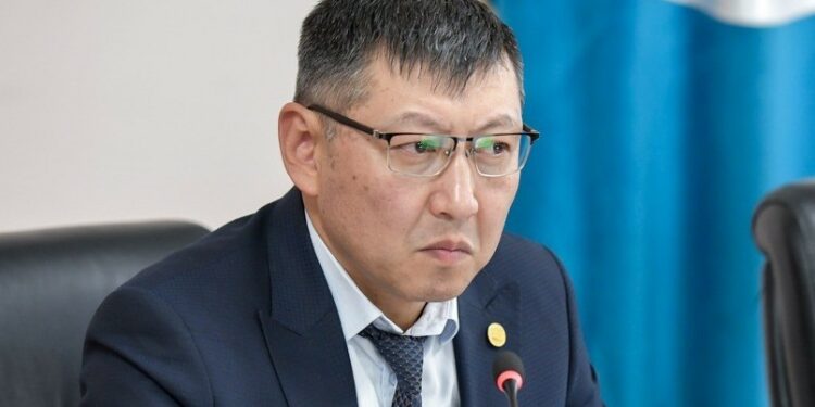 Бишкектин вице-мэри Максатбек Сазыкуловдун кармалганы айтылууда