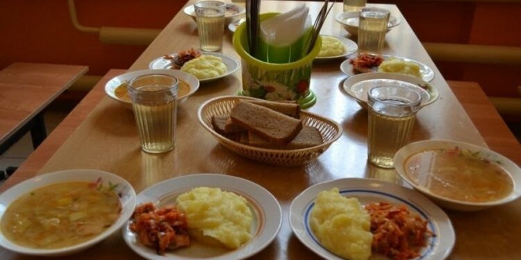 Бала бакчаларда тамак берүү кайра мамлекеттин мойнуна жүктөлөт