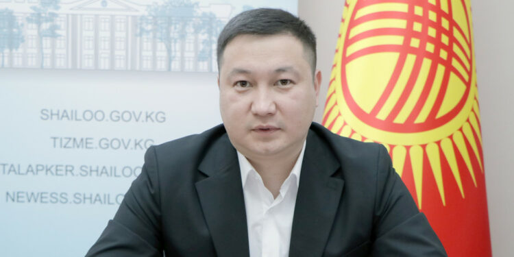 Баткен округу: Алдын ала маалымат боюнча Бактыяр Калпаев алдыга чыкты