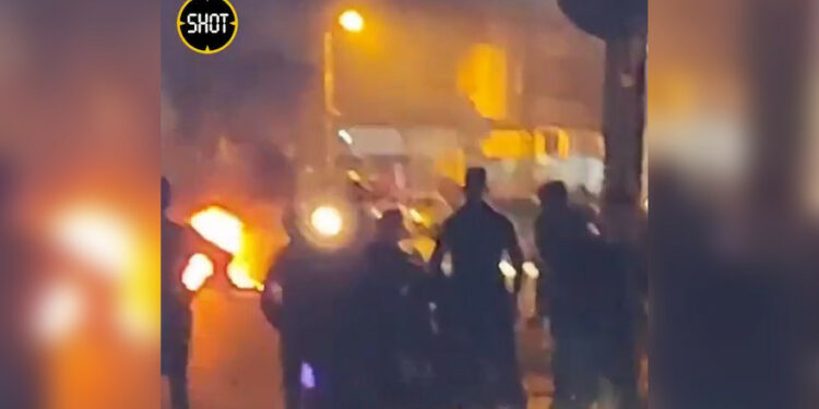 Түркиянын бир катар шаарларында ок атуу жана өрт коюу менен коштолгон нааразылык акциялары өттү (видео)