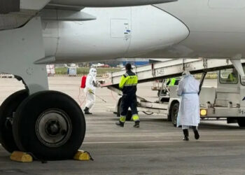 Делиден Алматыга учуп келген учактын жүргүнчүсүнөн холера оорусу аныкталды