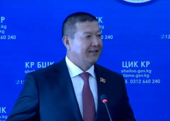 Депутат Эмилбек Жусуповдун ыйгарым укуктары токтотулду. Ордуна ким келди?