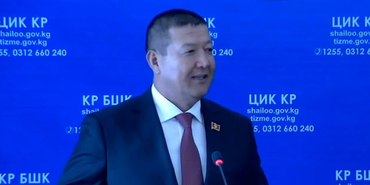 Депутат Эмилбек Жусуповдун ыйгарым укуктары токтотулду. Ордуна ким келди?