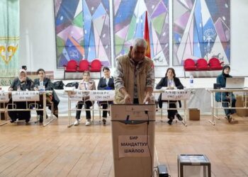 Саат 18:00гө карата 3 округ боюнча 56 миң 137 адам добуш берди