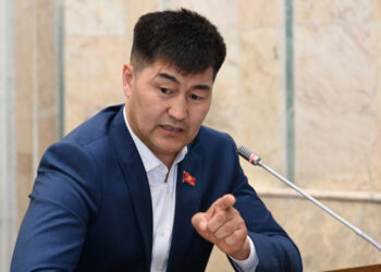 Шайлообек Атазов мандатын жокко чыгарган сот чечимине каршы даттанды