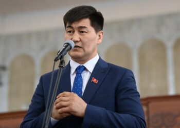 Шайлообек Атазов мандат маселесин көтөрүп, соттон акыйкаттыкты күтүп жатканын айтты