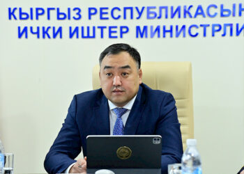 «Соттор бизге отчёт беришпейт». Ички иштер министри кармалган 11 журналист боюнча үн катты