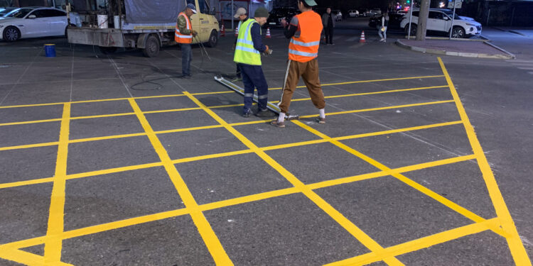 Бишкекте чакмак жол чийиле баштады. Эмне үчүн?