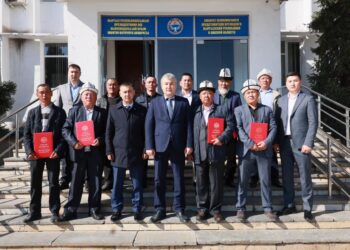 Калың карды жиреп, жарык берген энергетиктер Ардак грамота менен сыйланды