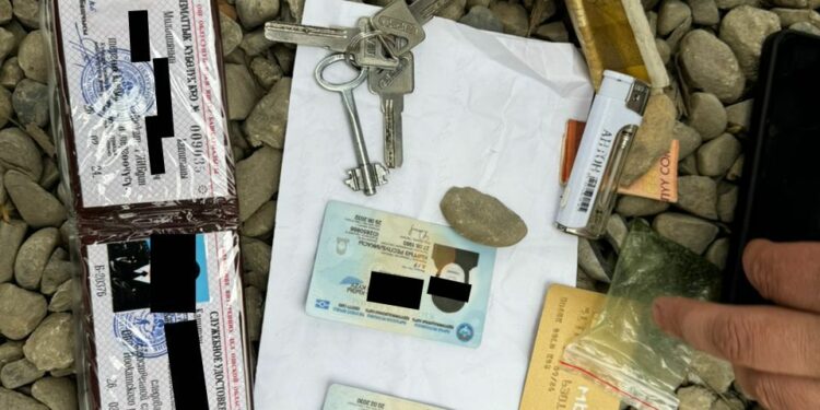 Ноокатта тергөөчү 40 миң сом пара алууга шектелип кармалды