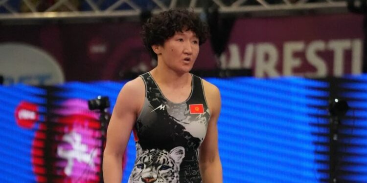 Айсулуу Тыныбекова эми тармал чачтуу…