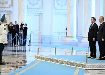 Казак президенти Садыр Жапаровду Астанада кандай тосуп алды? (видео)