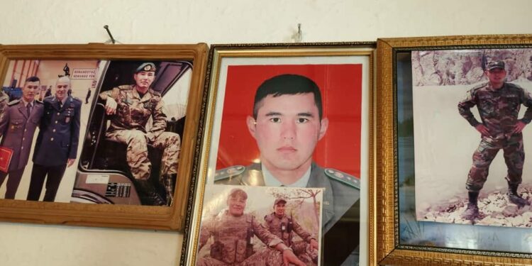 Кыргыз-тажик чек арасында окко учкан үч чек арачыга куран окулду