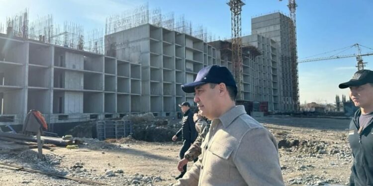 «1 ай убакыт бар». Президенттин маалымат катчысы министрлер, губернатор жана жергиликтүү бийликке кайрылды