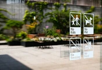 Түштүк Кореяда кичинекей балдар менен кафеге барууга тыюу салына баштады