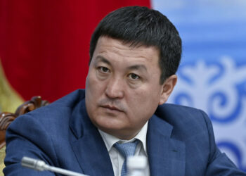Депутат Жусупбек Коргонбай уулунун мандатын тапшыруу үчүн арыз жазганы маалымдалууда