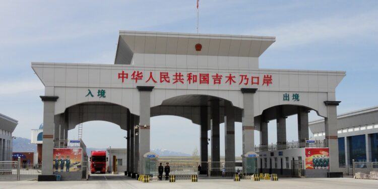 Кыргыз-кытай чек арасы 4-апрелде убактылуу жабылат