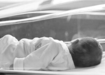 Бишкекте жаңы төрөлгөн ымыркайдын чарчап калышы. Милиция тергөө иштерин баштады