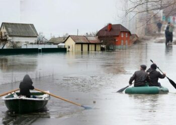 Казакстандагы суу ташкыны. Кыргызстан 300 тонна гумжардам жөнөттү