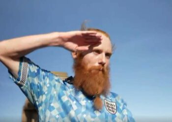 Британиялык Африканы түштүктөн түндүккө карай 1 жылдын ичинде чуркап өттү (видео)