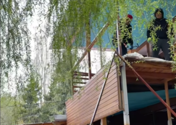 Ысык-Көлдүн жээгине 100 метр аралыкта жайгашкан мыйзамсыз курулуштар буздурулуп жатат