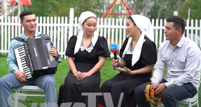 «Эгиздерге турмушка чыгууну кичине кезибизден эле ойлончубуз» дейт эгиздер