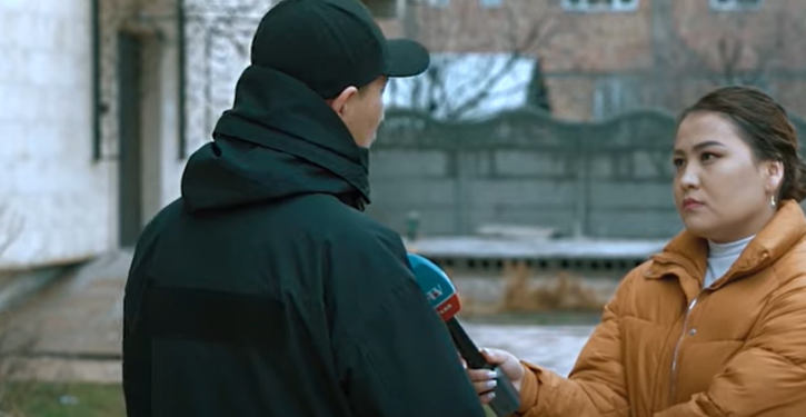 Акыйкаттык издеген ага: «Зордукталган карындашым терезеден боюн таштап, көз жумду»