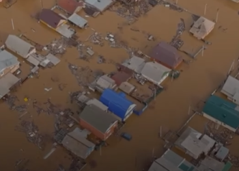 «Кайгырба, бирок үйүң суу алдында калыптыр». Орусиядагы суу ташкынынан кадрлар