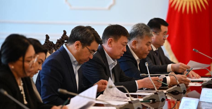 Шакиев парламенттин Координациялык кеңешинин жыйынын өткөрдү