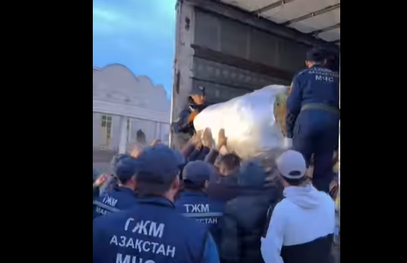 Казакстандын Орал шаарында Кыргызстандын гумжардамы жетти (видео)