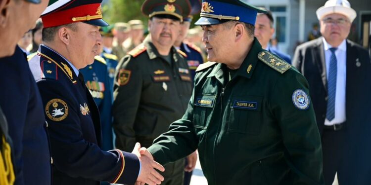 «Кызматта отура берем деген болбойт». Ташиев жергиликтүү бийлик өкүлдөрүнө кайрылды