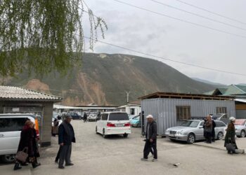 «Баасы 65 миллион сом». Алайдагы автобекет мамлекетке кайтарылды (видео)