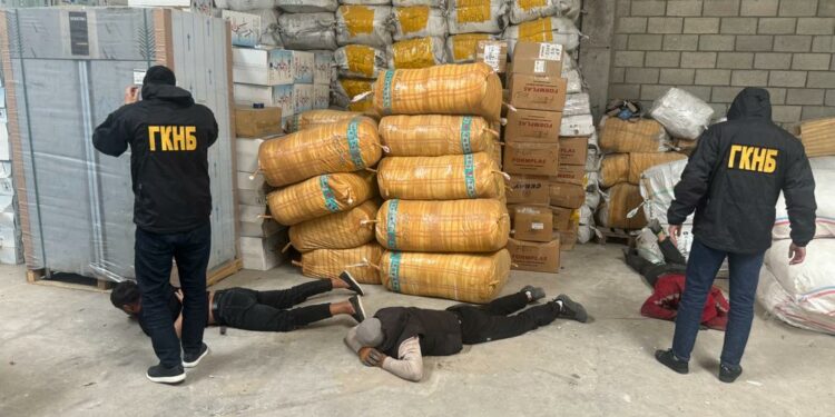 Бишкектеги кампадан 4 тоннадан ашкан апийим куурайы табылды