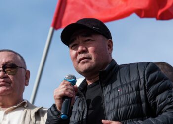 Садыр Жапаров агасынын иши тууралуу: «Бир туугандарым чет өлкөлөрдөн инвестиция алып келип жатышат»