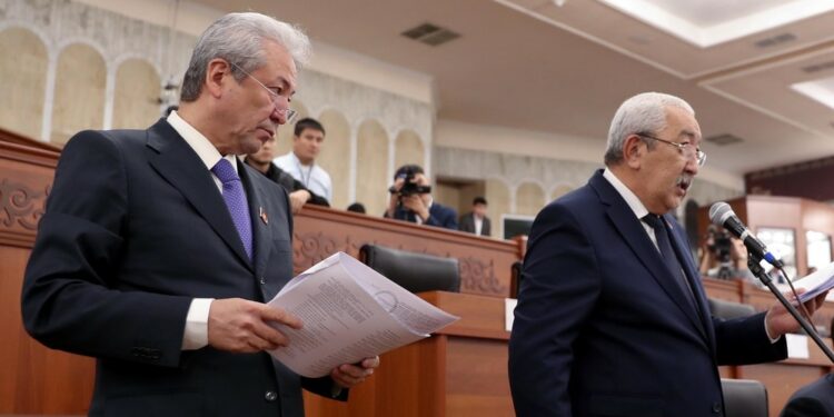 Мадумаровдун ордуна Масалиев. «Бүтүн Кыргызстан» фракциясынын лидери алмашты