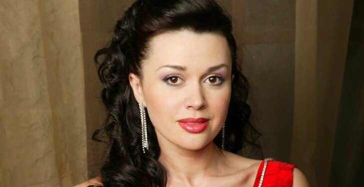 «Моя прекрасная няня» сериалы менен таанылган актриса Анастасия Заворотнюк каза болду