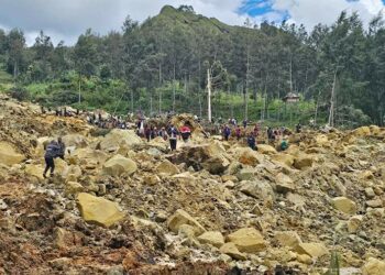 Папуа-Жаңы Гвинеяда жер көчкү 2 миңден ашуун кишинин өмүрүн алган болушу мүмкүн