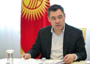 Садыр Жапаров Бишкектеги хостелде чыккан мушташ боюнча үн катты