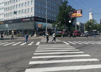 Бишкекте жөө адамдар өтө турчу диагоналдуу чийиндер пайда болду