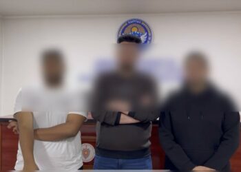 Бишкектеги түнкү окуя: Кармалган чет өлкөлүктөр хостелдеги мушташ үчүн кечирим сурашты