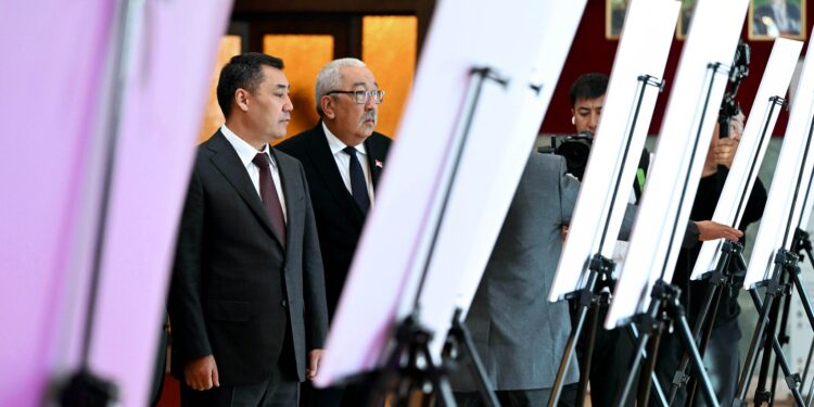 «Текшерүү секунд сайын жүрөт». Исхак Масалиевдин сөзүнөн улам Садыр Жапаров алтын темасы боюнча экинчи жолу маек берди