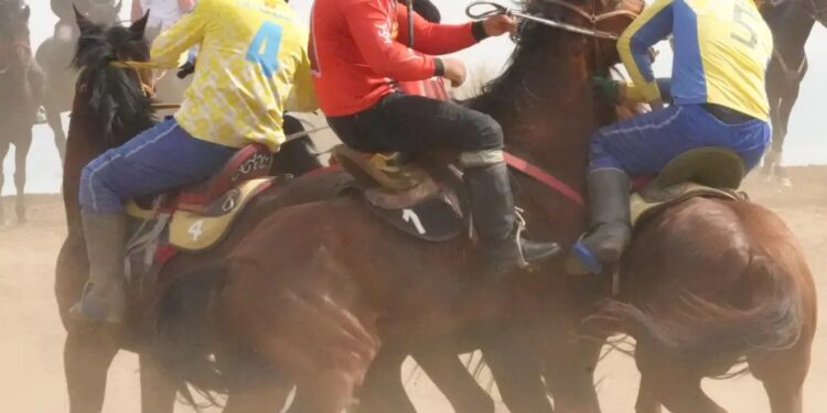 Жеңиш кубогуна арналган көк бөрү боюнча республикалык мелдешинин ачылыш аземи болду