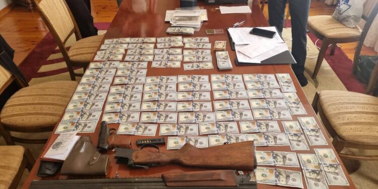 Бишкектеги 10 миллион долларлык муниципалдык жер тилкени менчикке чыгарууга катыштыгы бар шектүү кармалды