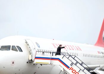 Садыр Жапаров Москвадан Бишкекке кайтып келди