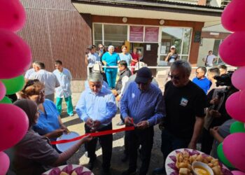 Депутат Акбөкөн Таштанбековдун колдоосу менен Ысык-Атада оңдолгон төрөткананын имараты ачылды