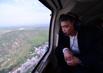 Ташиев Өзгөндү айланып өткөн жолдун курулуш иштеринин жүрүшүн көрүп чыкты