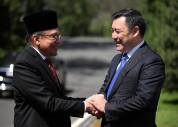 Садыр Жапаров менен Малайзиянын премьеринин расмий жолугушуу аземи болуп өттү