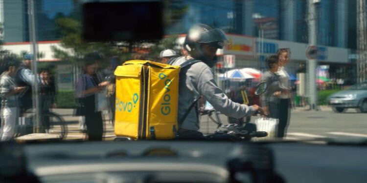 Милиция: Бишкекте 400дөн ашык чет элдик студенттердин иштеши токтотулду