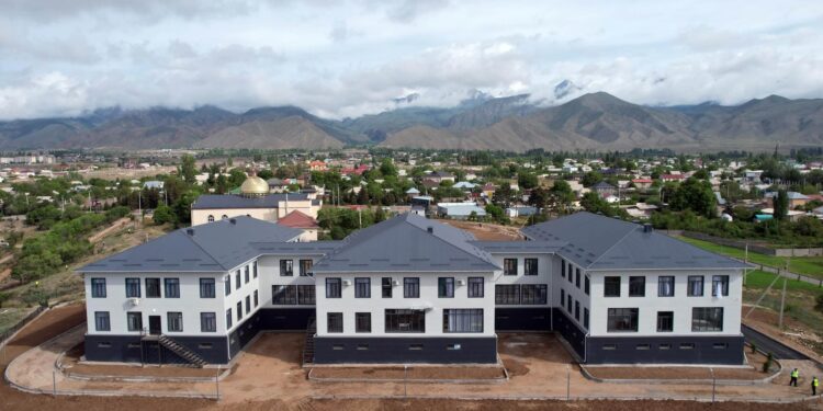 Чолпон-Атада Балдардын республикалык реабилитациялык борбору ачылды